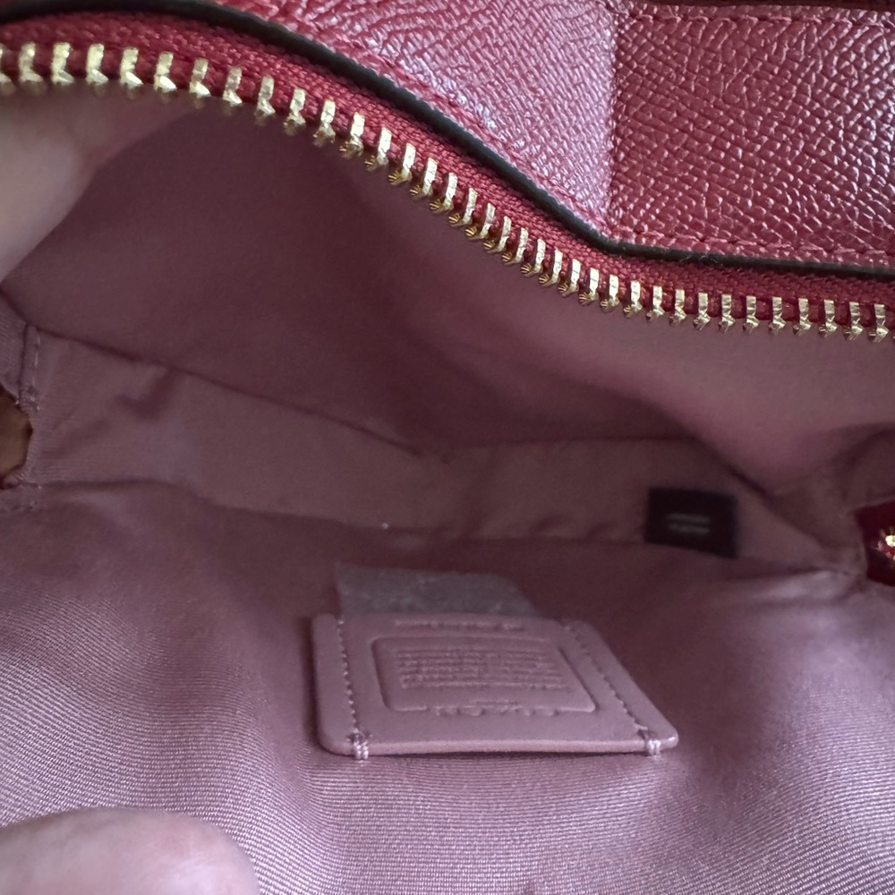 Coach Heart-Shaped Pink Crossbody Bag with Gold Accents - Picture 6 of 10